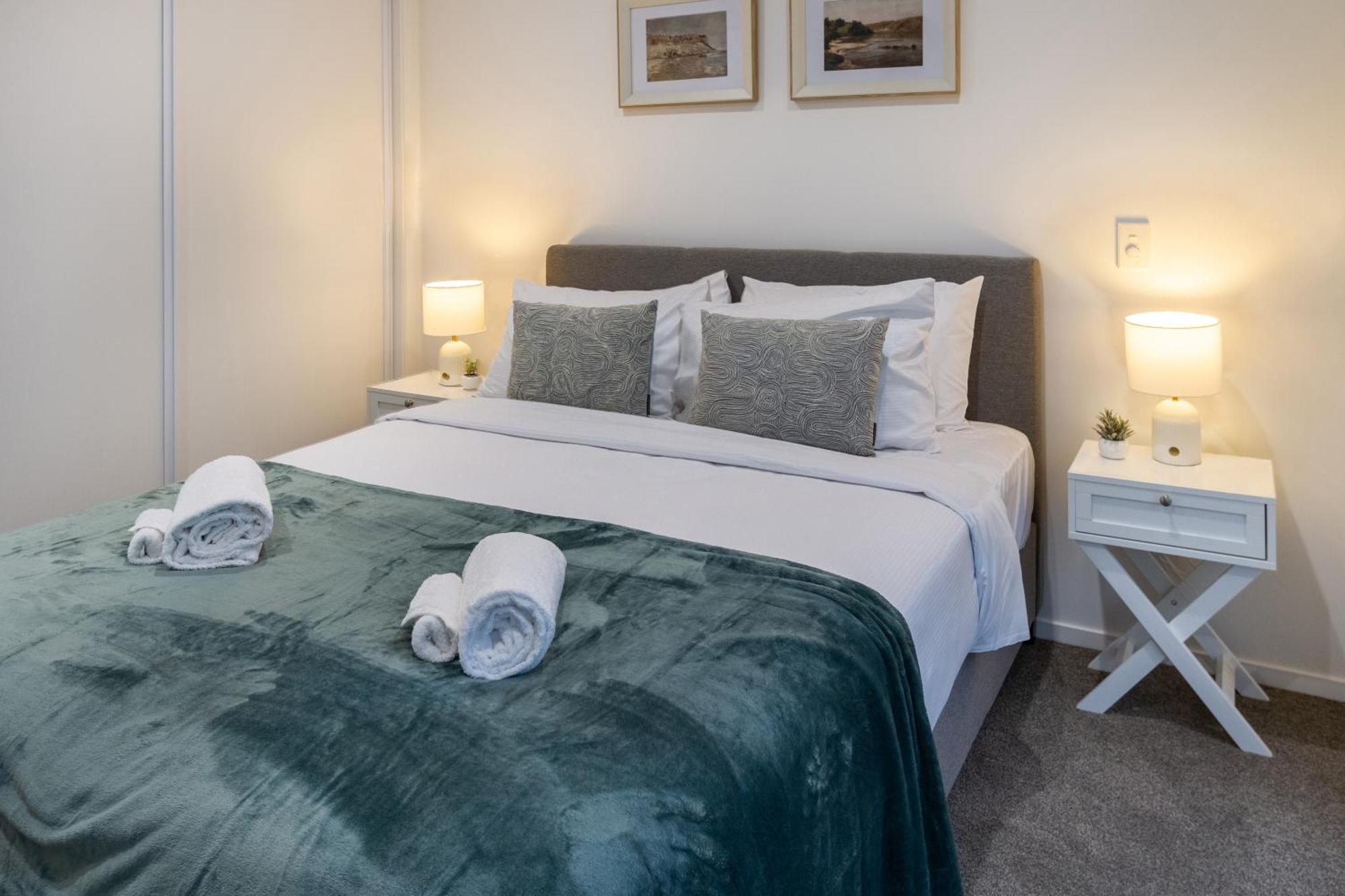 شقة Urban Retreat: 2-Br Gem In Central كريستتشيرش المظهر الخارجي الصورة