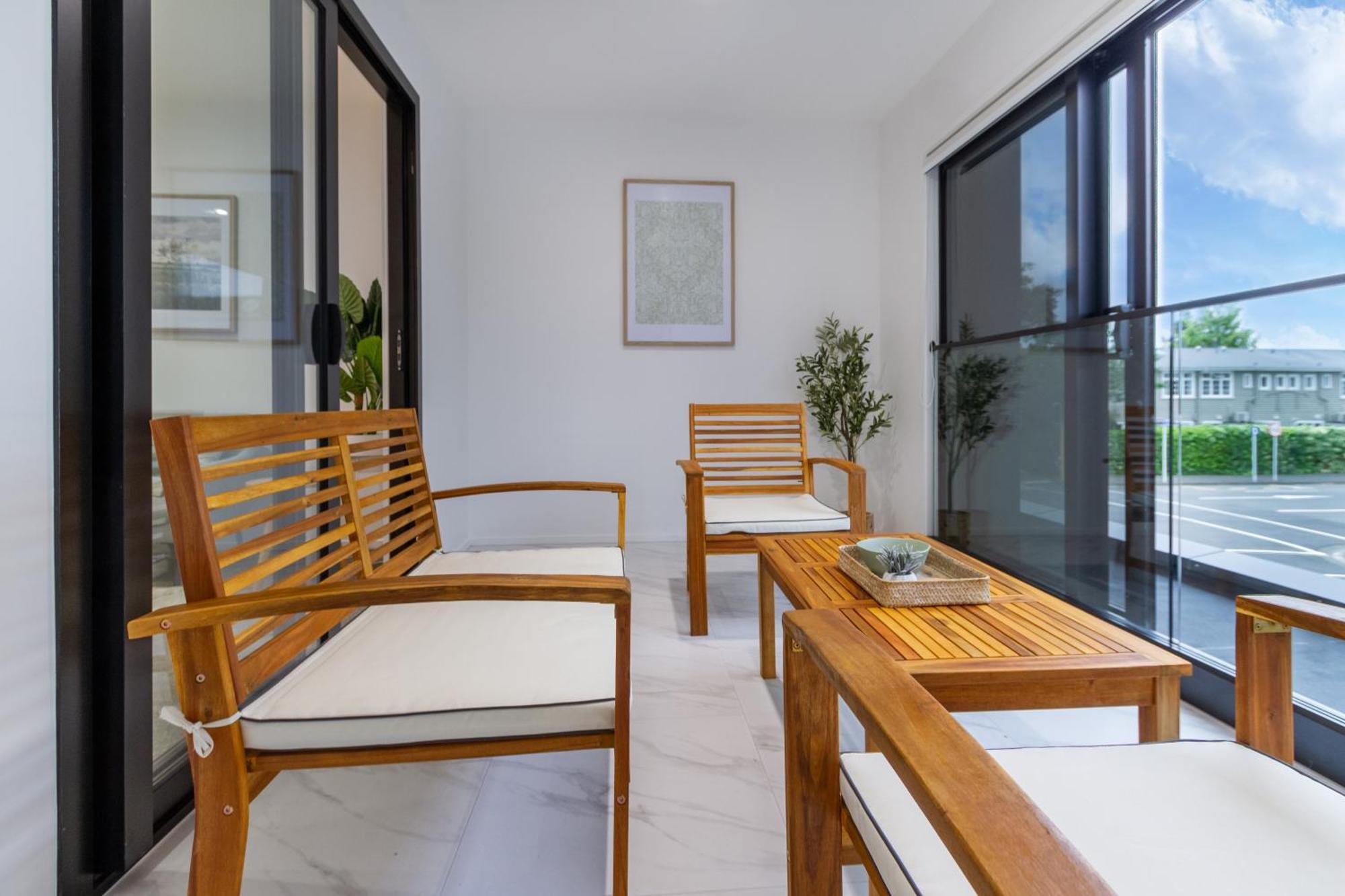 شقة Urban Retreat: 2-Br Gem In Central كريستتشيرش المظهر الخارجي الصورة