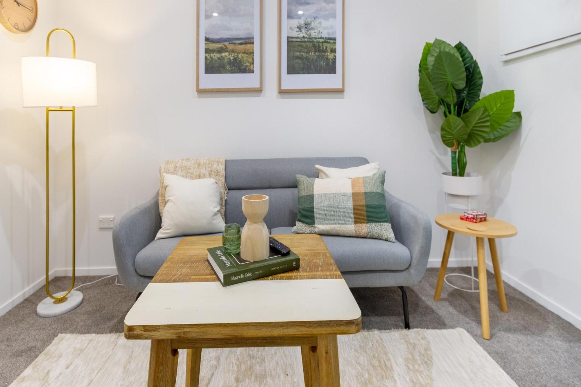 شقة Urban Retreat: 2-Br Gem In Central كريستتشيرش المظهر الخارجي الصورة