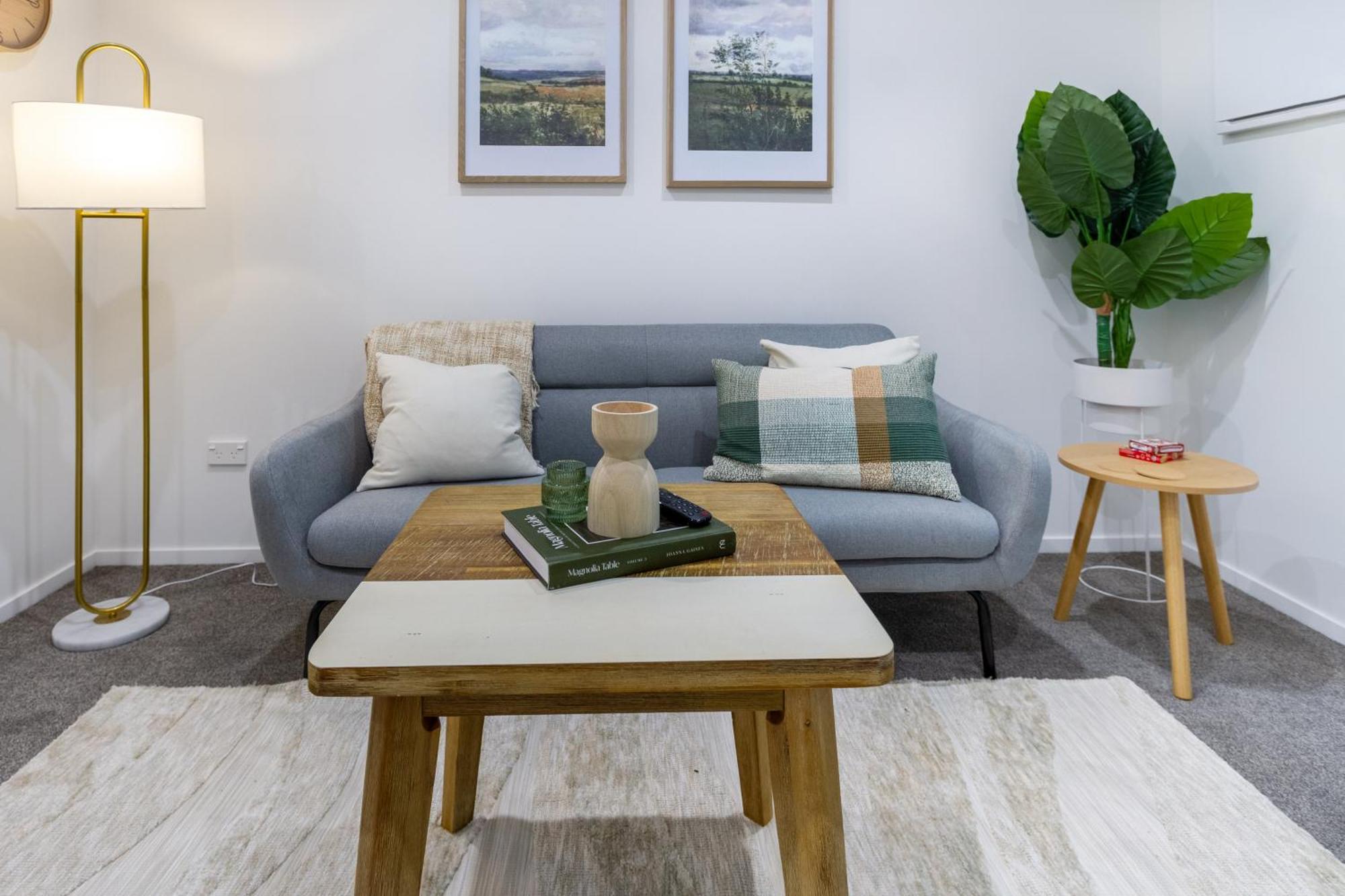 شقة Urban Retreat: 2-Br Gem In Central كريستتشيرش المظهر الخارجي الصورة